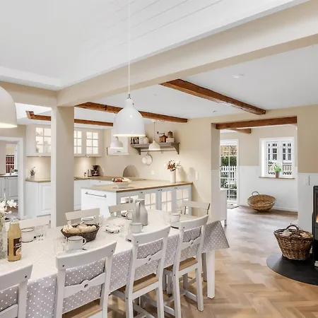 Juhana - 150m From The Sea By Interhome *